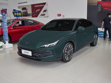 2025 MG7 2.0T 405 AT