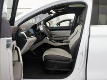 2025 PLUSԴ EV { 520km F