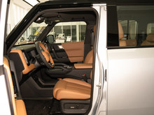 2025 LX3L 215а