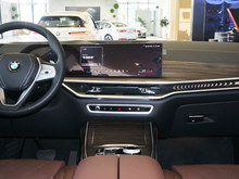 2024 RX7 xDrive40i IͺAb