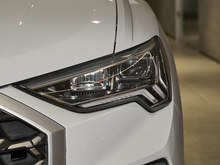 2026�� �W��Q3 quattro 45�����ذ� 35TFSI �r(sh��)�Є�(d��ng)����